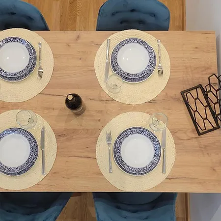 B&a Lux * Ζλάτιμπορ